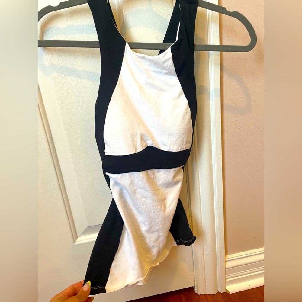 Black and white high neck block bra too tank top xs